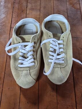 Dolce VITA Light Butter Yellow Suede Lace-Up Sneakers with White Laces